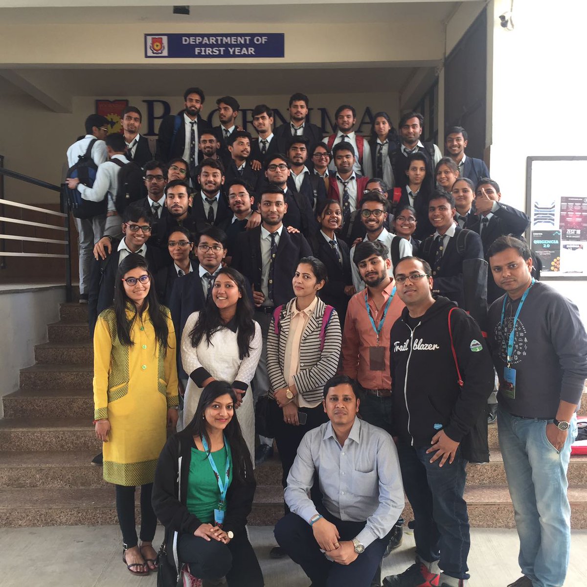 sfdcStudent_jai's tweet photo. Wonderful event wrap-up 100+ @trailhead badges earned and new learning journey started @forcemantis @sksworld50 #sfedureach #jaipursug https://t.co/MfeTYCD9sj