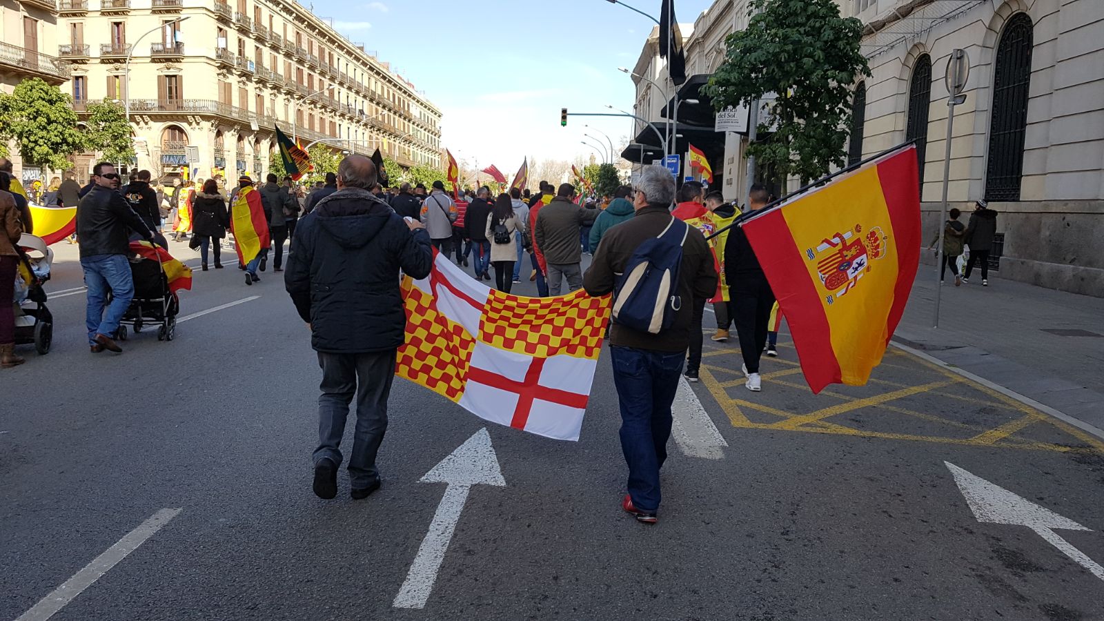 TABARNIA  - Página 10 DT-9xNzW4AAFQlh