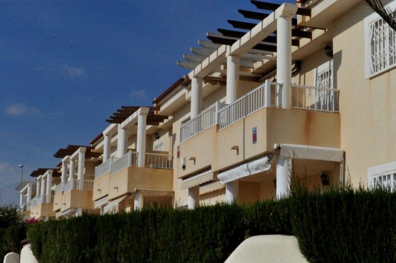 ResortWorldwide's tweet photo. Property Prices in #Spain outstrips the #European Average! 
https://t.co/05V5Pk786K https://t.co/YUhxE4ZjsB