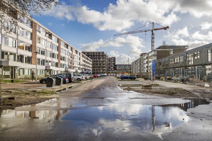 Buitenlandse bedrijven hebben in een jaar tijd bijna 23 miljoen winst gemaakt met het opknappen en doorverkopen van flats in Kanaleneiland

ad.nl/utrecht/buiten…