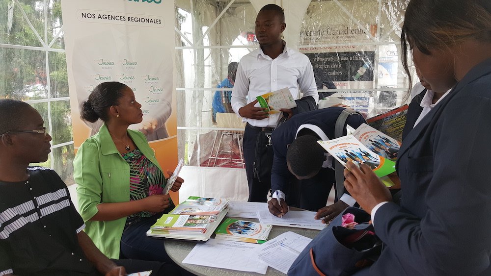 Le taux de #chômage : voici les vrais chiffres en #CivEmploi
(..)la population active en âge de travailler en Côte d’Ivoire est estimée à 10,5 millions de personnes, sur une population de 25 millions d’habitants. Soit un taux de chômage de l’ordre de 42% bit.ly/2DQL1BY