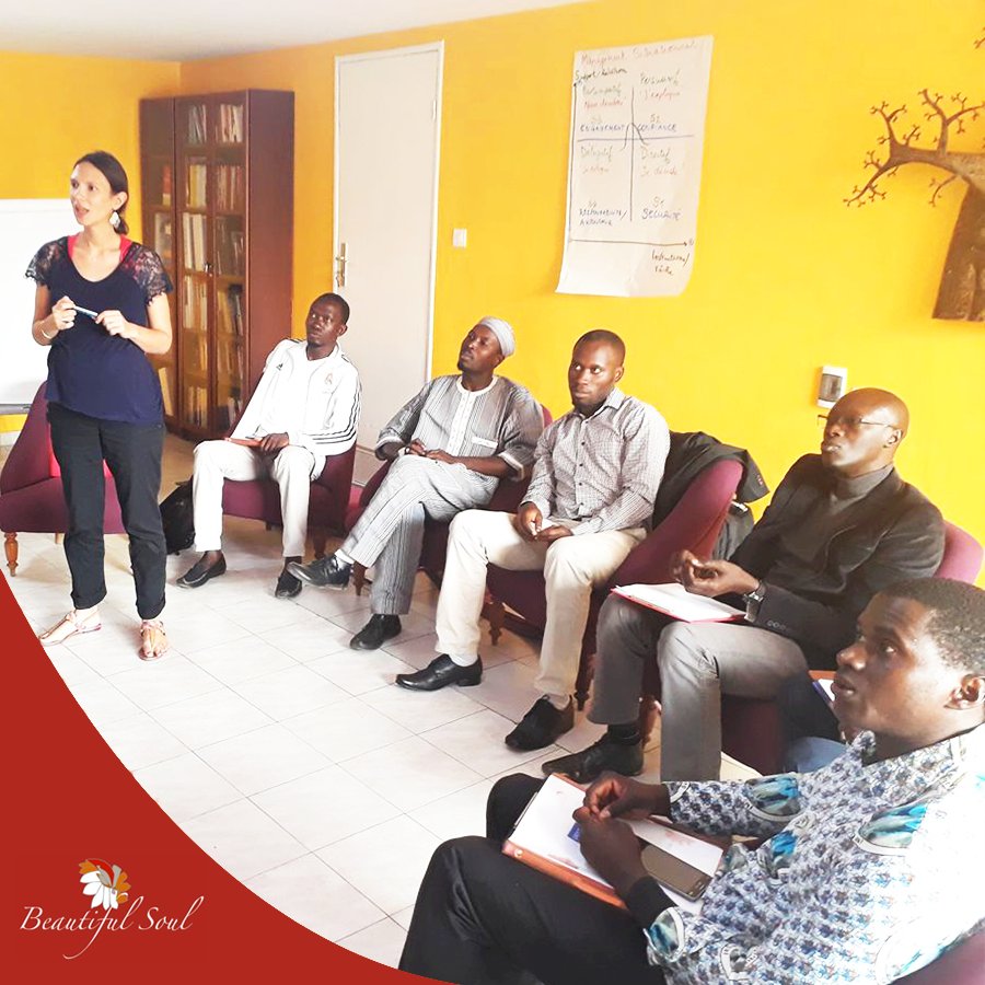 Nouvelle session de #formation en #Management assurée par Adeline, ce samedi.  Beautiful Soul​ accompagne le Groupe #Kirène​ dans sa démarche de renforcement des capacités managériales. Suivez ce lien pour consulter nos offres de formations → bit.ly/formations_BS
