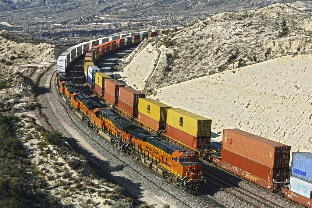 瀬尾 超重量貨物列車が22 の坂を延々と超えていく 瀬野八も真っ青なアメリカのカホン峠 T Co Cwd5k58qet Twitter