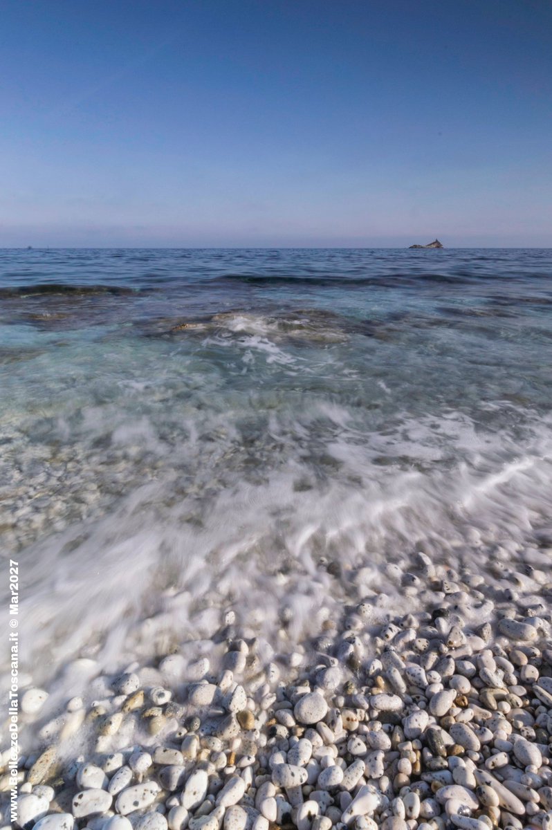 Isola d'Elba shades of blue

BellezzeDellaToscana.it

#bellezzedellatoscana #LeGhiaie #Portoferraio #IsolaDElba #ElbaIsland #arcipelagotoscano #mare #sea #isola #isle #Toscana #Tuscany #bianco #white #wow #cool #amazing #beautiful #spiaggia #turquoise #Scoglietto #beach #island