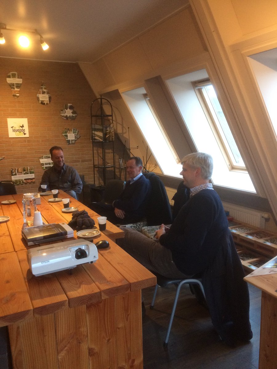 chris_stoffer's tweet photo. Op bezoek bij #hoveniersbedrijf #stip in #elspeet. Een mooi bedrijf met oog voor een #duurzametoekomst https://t.co/nmmuVSJOeL