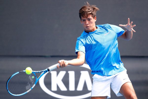 Tenis Universal tweet media