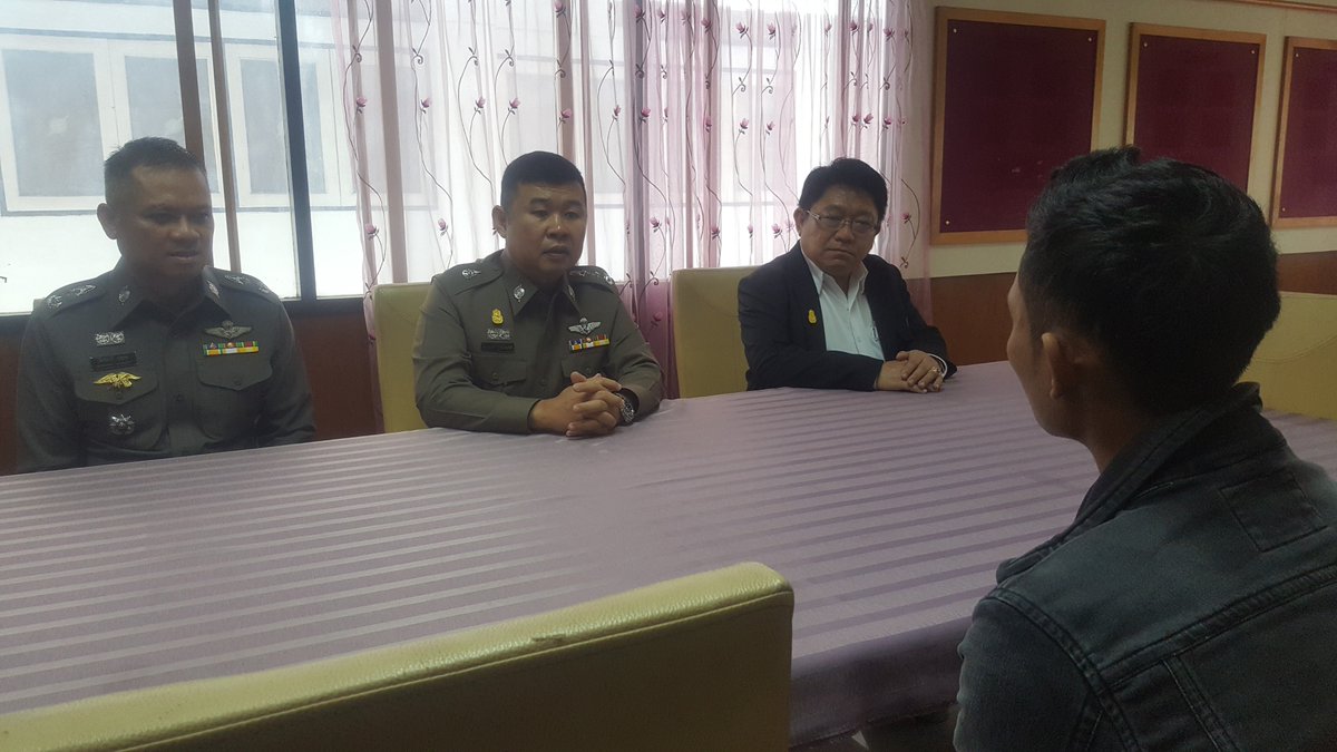 .พี่น้องประชาชน อย่าได้หลงเชื่อเป็นเหยื่อมิจฉาชีพ.
ด้วยความห่วงใยจาก #ตำรวจโคราช
facebook.com/nmpp.police/po…
<a href="/fm91trafficpro/">FM91 Trafficpro</a> <a href="/PoliceRegion3/">ตำรวจภูธรภาค 3</a> @PoliceTV_tv <a href="/Hook31_Thailand/">ฮุก31 Hook31 Thailand</a> <a href="/nbtsociallive/">NBT Social Live</a> <a href="/nbt2hd/">NBT - เอ็นบีที</a> @ch8newsSG <a href="/WasarineB/">wasarine bk</a> <a href="/Art2036_/">พล.ต.ท.สุรพล แก้วขาว Surapol Kaewkaow</a> <a href="/Kitti3Miti/">Kitti  Singhapat</a>
