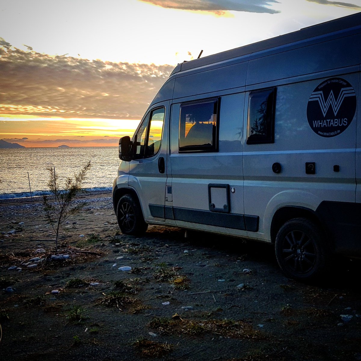 whatabus_de's tweet photo. #vanlifemoments in #turkey
.
.
#WHATABUS #vanlove #vanlife #vanlifeexplorers #vanlifediaries #vanlifers #projectvanlife #camping  #bestoftravel #bestofeurope #photooftheday #instatravel #fun #vangirls #vancouple #tinyhous #onwheels #houselessnothomeless #lifeontheroad #vanliving https://t.co/GE8BUZQRHb