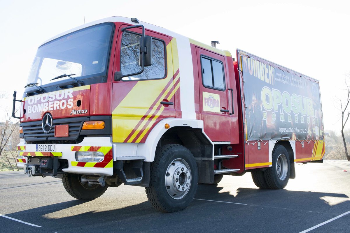 OPOSURBOMBEROS's tweet photo. CAMIÓN DE BOMBEROS
Mercedes Atego con cambio Allison como el que tendrán en el examen. #oposurbomberos #oposicionesbombero #mercedesatego #cambioallison #bomberos #madrid #teoricas #fisicas #conduccion #vertigo #claustrofovia https://t.co/9Bar7SvX9E