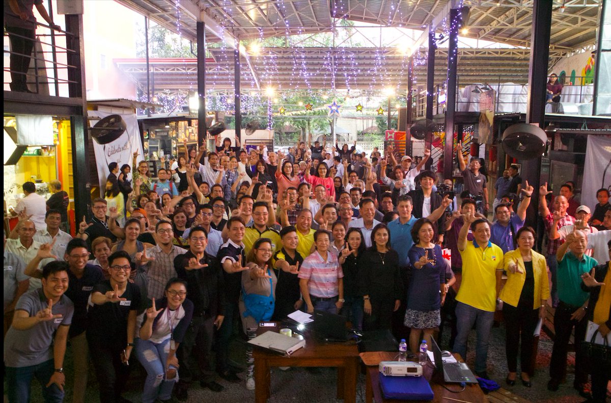 LiberalPH's tweet photo. Sa Quezon City, Cebu, at Naga, iisa ang ating sigaw sa ika-72 na anibersaryo: #LiberalKami at ipagpapatuloy natin ang laban para sa demokrasya, hustisya, at pag-asa sa ating bayan.
#PartidoLiberalAt72 https://t.co/YKszM3sU8T
