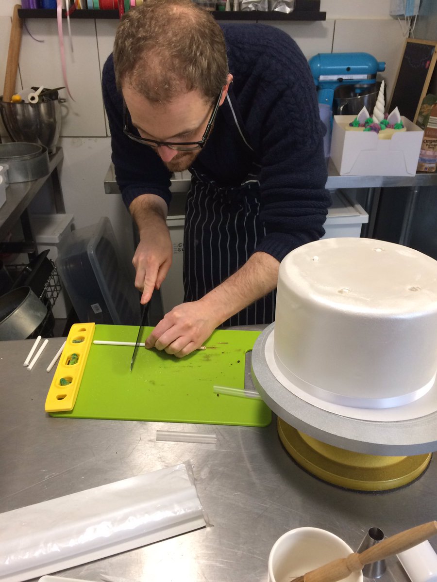 Thank you to my husband <a href="/MosaicGardens/">Owen Morgan</a> for providing extra special levelling skills today! I lost a fair bit of sleep over this one 😱#specialcake