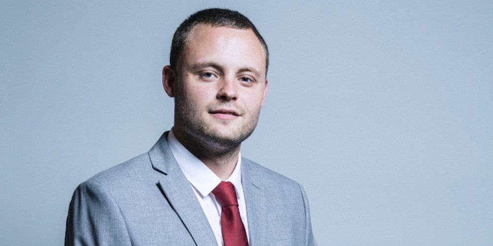 Grundistled's tweet image. How insulated from the effects, how not poor, black or working class does one have to be to call for more police brutality &amp;amp; drool at the thought of water cannons being fired at fellow citizens? #WealthPrivilege #WhitePrivilege #ClassPrivilege

Wtf is wrong with you @bbradleymp?