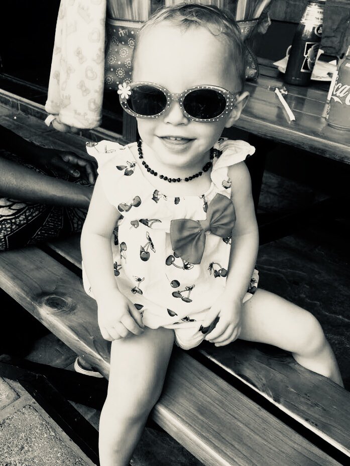 Dis lekker by die see 🐠🐙🐳 #onsbeurt #prinseszardi #pappaenmamma #vakansie2018