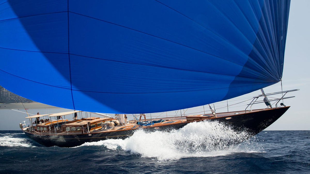 Antigua_Classic's tweet photo. The  stunning 127ft Hoek-designed ATALANTE, built on 2015 by @ClaasenShipyard in the Netherlands, will be taking part in the 31st Regatta in April, sailing in the Spirit of Tradition class. #atalante #andrehoek https://t.co/DrlNcawMEL