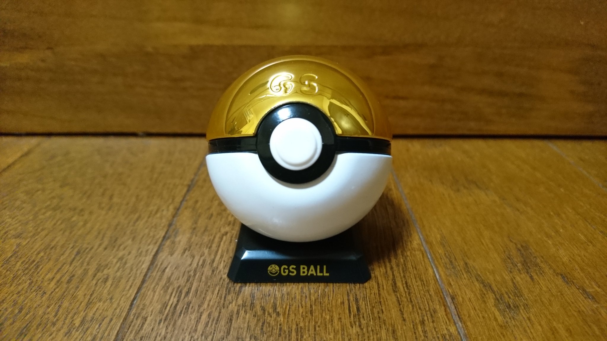センジ キラキラ輝くgsボール ガンテツすごいねボールじゃないほう ポケモングッズ T Co Lm7kt4yjv3 Twitter