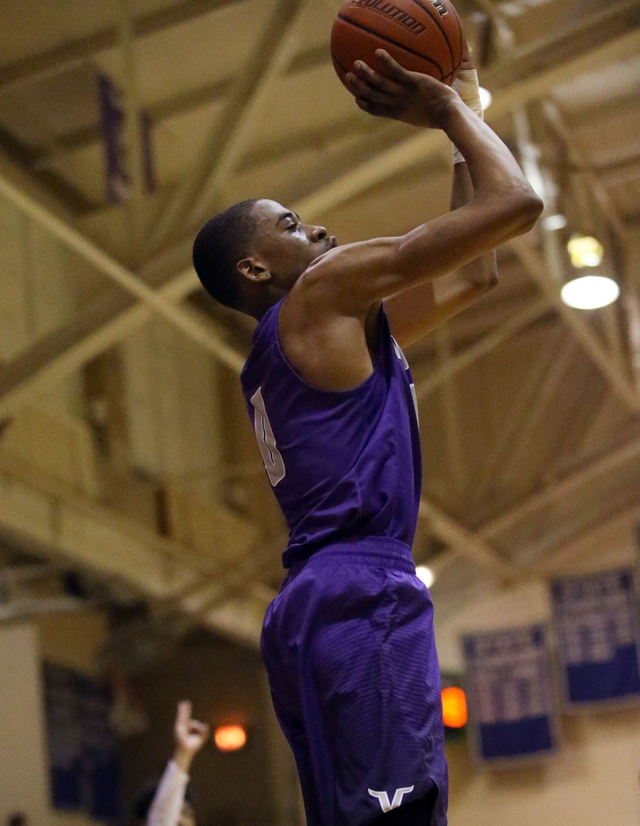 Pioneer_Press's tweet image. "He’s the epitome of a team kid," Niles North boys basketball coach Glenn Olson said of Demarion Bariffe-Smith

Story: trib.in/2remCna