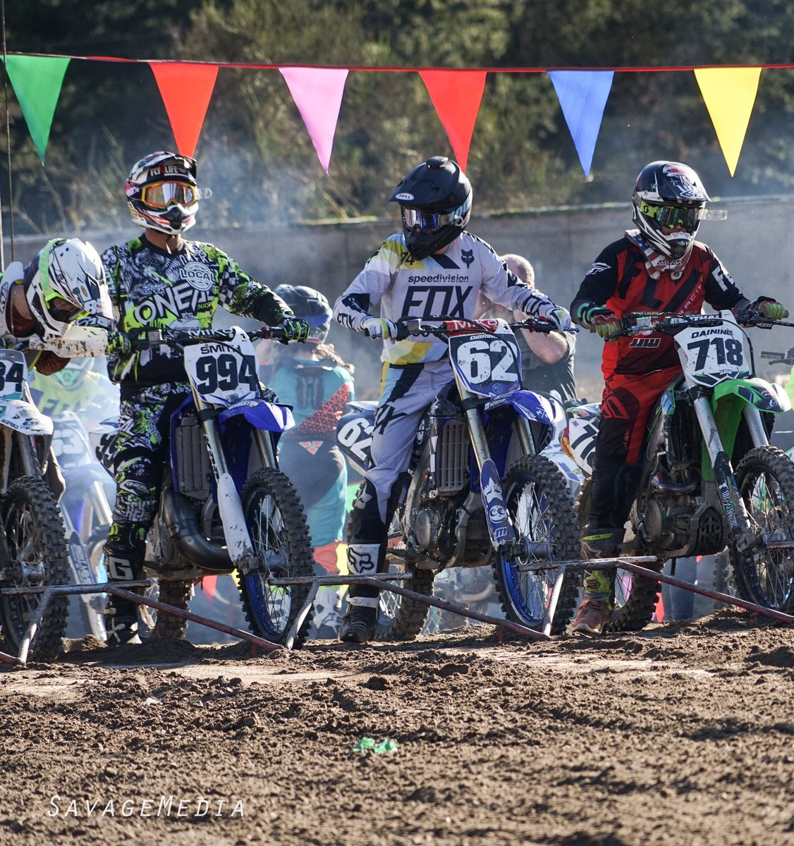 When ya setup's so on fleek even dudes on the line be like 'daaayyyum' that shits 🔥🔥🔥💎💎💎🤣 📸 @savagemedia_ 
 @fire1racing @kbr.104 @dirtbandit_products @localafapparel @billspipes @allballsracing @beavertonmotorcycles #bignewtsecurity #scottfamilyracing