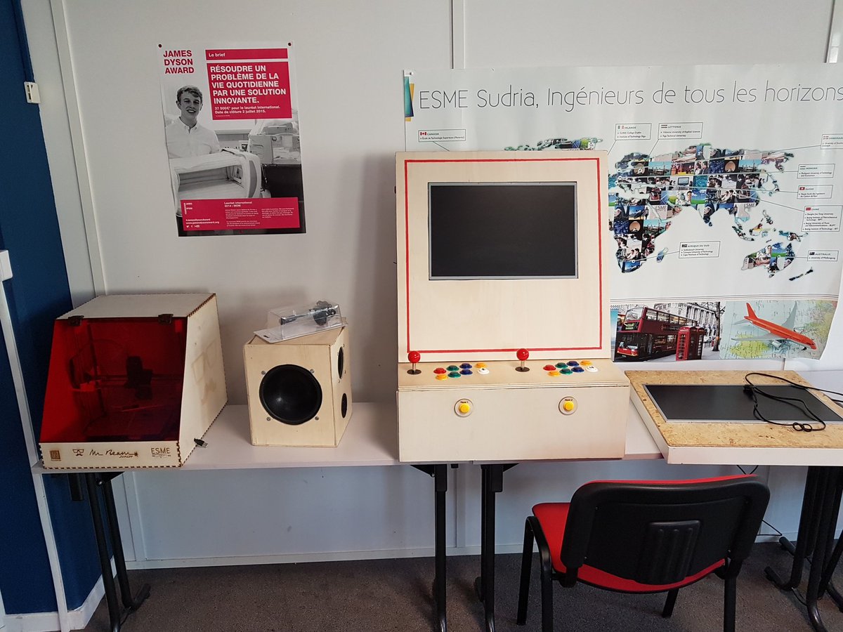 Johan_V_59's tweet photo. @ESMEsudria #Lille #PARCOURS #INNOVATION aujourd'hui soutenance des projets à mi-parcours. https://t.co/mS2kxeLLfr
