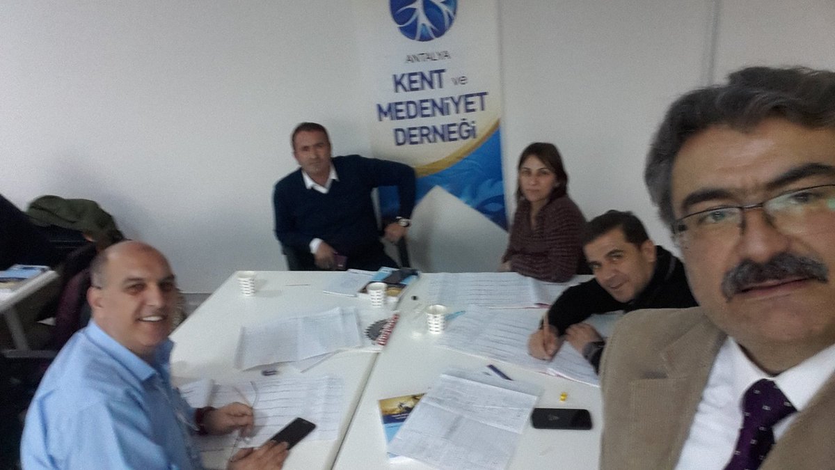 #BirliktenProjeDoğar Projesi Eğitimlerinde, atölye gruplarına ayrılan katılımcılarımız örnek proje tasarımları üzerinden döngü yönetimini uygulamalı olarak öğreniyorlar.