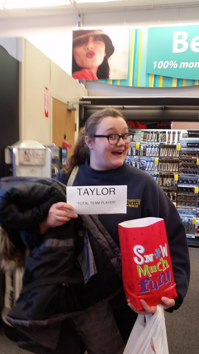 Jeff_O84's tweet photo. Taylor was nominated "total team player" by her colleagues for always being willing to help and take on more responsibility! https://t.co/2z1vdK3Ggt