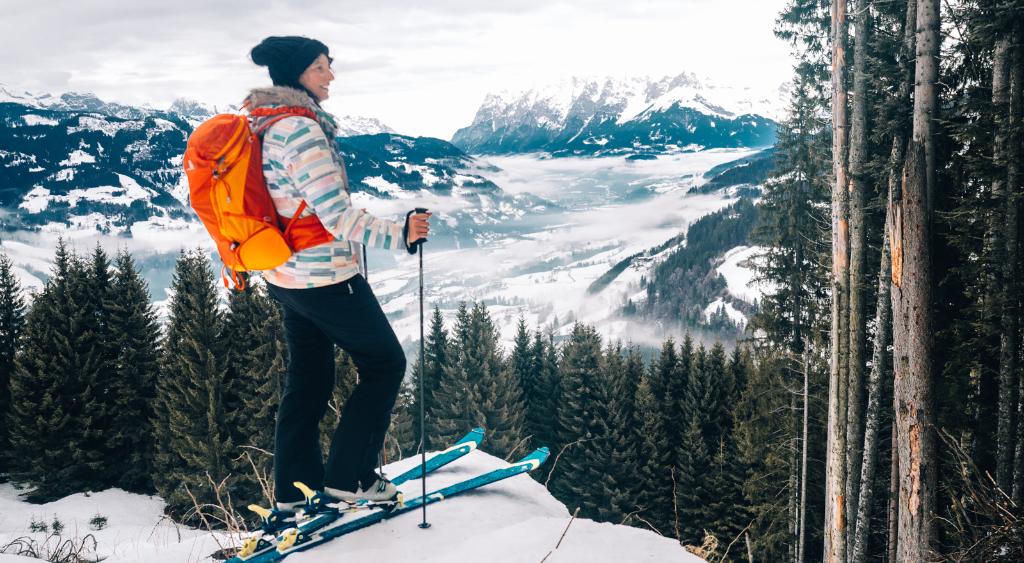 Oesterreich_de's tweet photo. Endlich auf Skitour gehen! Das wollte Jana von @SonneundWolken auch. Sie war letzte Woche in #Sanktjohannalpendorf und hat eine Skitour in die unberührte Natur gemacht. Was sie alles erlebt hat könnt ihr hier nachlesen https://t.co/wRujAtyxBl #yeahwinter #feelaustria (CM) https://t.co/uzbbL9nkAe
