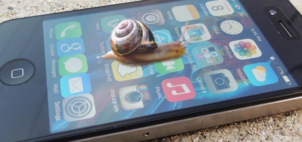 ilmiointernet's tweet photo. Apple – Tim Cook, su gli iPhone lenti faremo scegliere agli utenti https://t.co/PBGabM4x88 https://t.co/zMOCHCylFA