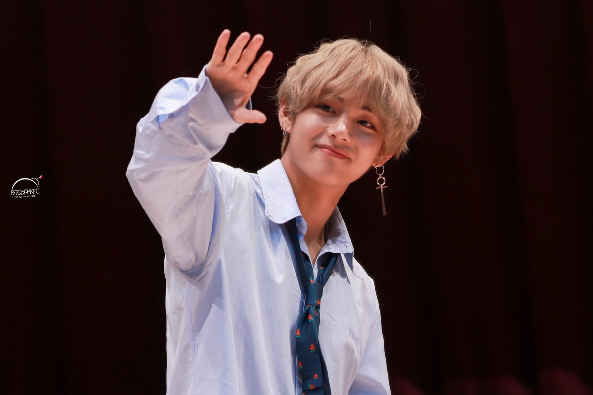 taesnowhite's tweet image. RT IF YOU SEE THIS TWEET IN YOUR TIMELINE!! LETS VOTE FOR OUR BOYS AND FOR OUR FANDOM AS WELL!!

@BTS_twt | DIMPLE

#iHeartAwards #BestBoyBand #BTS