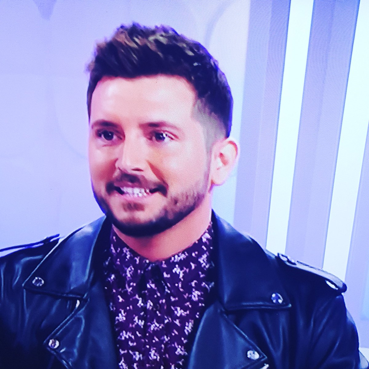 LassoNieves's tweet photo. Mucha suerte hoy Manu en el programa guapos.😍😍😍💚💚@megancasas1 @Manu_LB_ https://t.co/BkvYimTnEy
