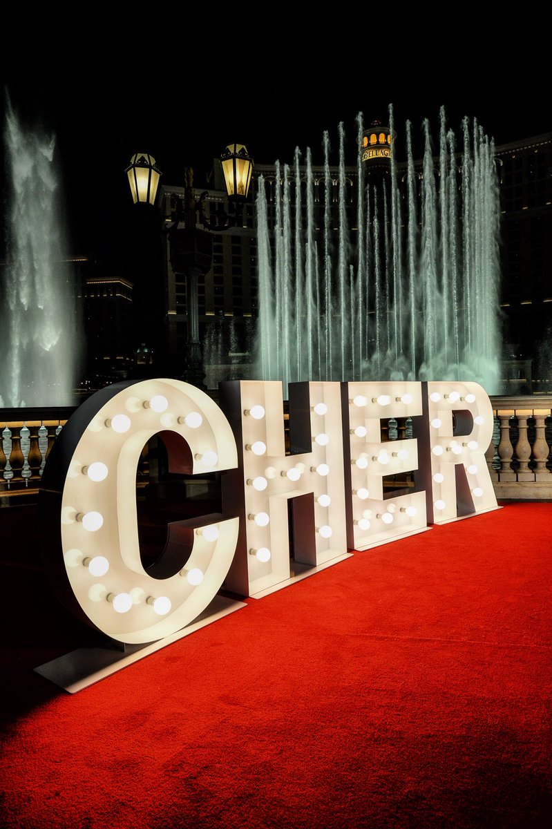 KatSherrer's tweet image. Debuted @Cher’s “Believe” Fountains of Bellagio show with the music icon herself tonight! #Cher #IconMeetsIcon