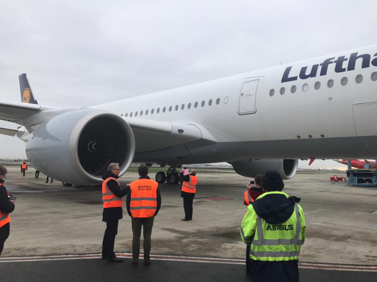 lufthansaNews's tweet photo. Es geht los! 🛫 #LHA350 #AcceptanceFlight https://t.co/trX4OxKpQ2