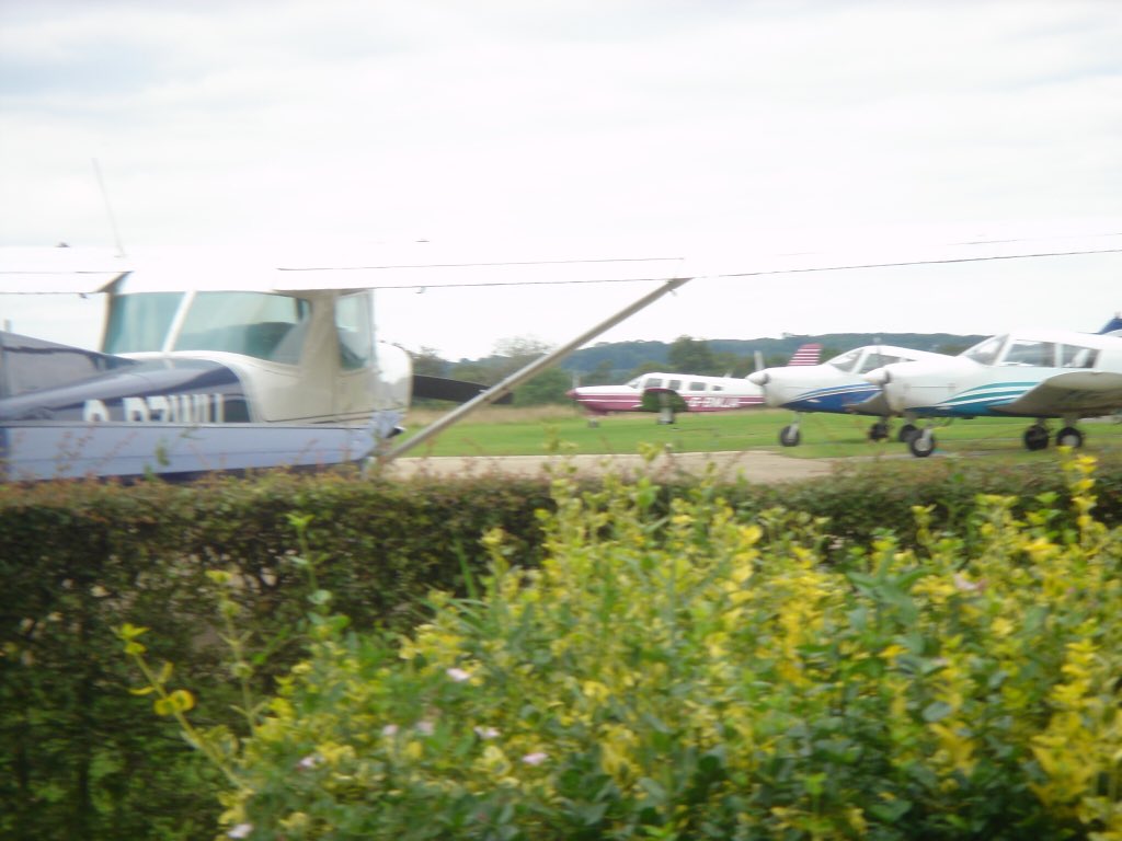 phoenix_EGLG's tweet photo. Not only do they inspire people - but small files ecology is well known to provide safe havens for our wildlife. Please help us get back our Panshanger  #airfield. #WelwynGardenCity #herts https://t.co/KPWt52iyt6 https://t.co/rllToK1Bit