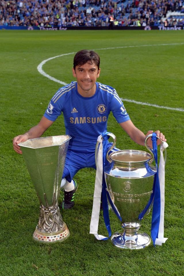Paulo Ferreira 9 years. 12 Trophies.
Legend! 
Happy Birthday.  