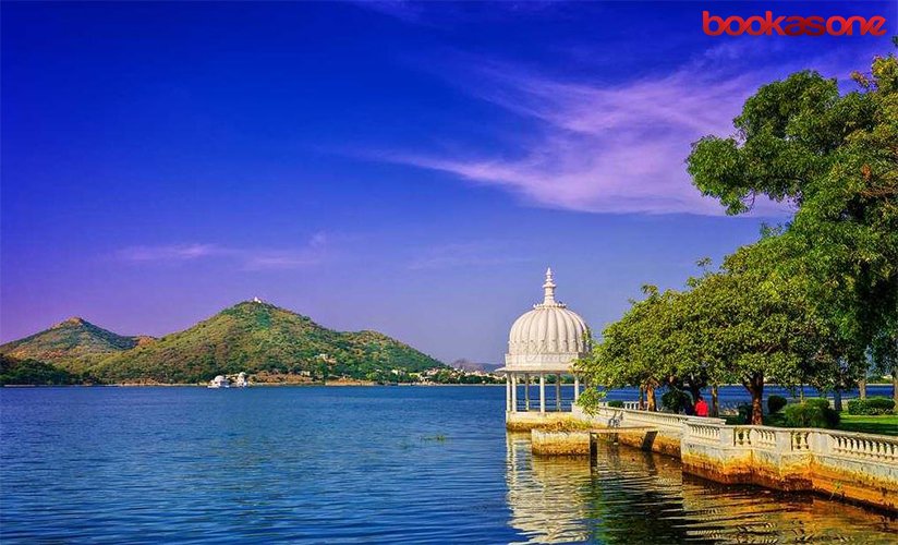 bookasone's tweet photo. Peaceful lakes, bustling bazaars, and the romantic city's natural charm...Explore Udaipur!
#experience #Udaipur #IncredibleIndia #travelblog #Traveldeals #traveldiaries #TravelTheWorld #travelgoals #travelguide #travelgram #ThursdayThoughts #BucketList 
https://t.co/iwMIbwN0Yi https://t.co/PXZ2cDb65j