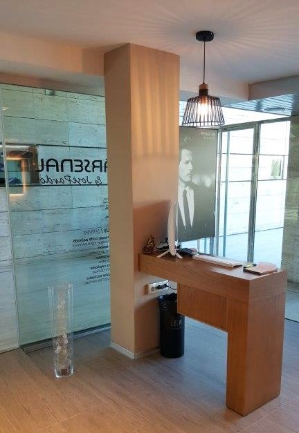 GrupoNovolux's tweet photo. 💡¡@GrupoNovolux ilumina la #peluquería Arsenal en #Barcelona! Una combinación de #iluminación #led #técnica con #lámpara decorativa💡#Indeluz #Exolighting https://t.co/KJG8QNtZ1E