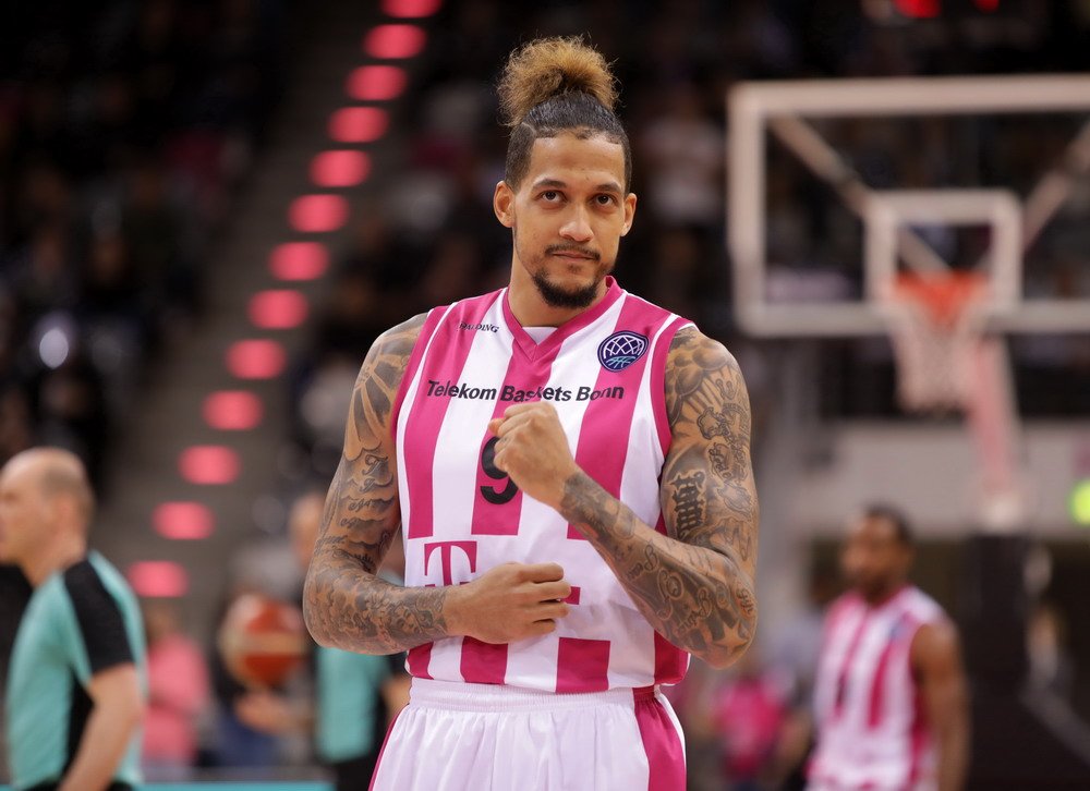TelekomBaskets's tweet photo. AUDIENZ: @basketball_de-Redakteur @manuel_baraniak hat sich mit @TheRealJG45 unterhalten ... über seinen #TrumpDunk und vieles mehr.
https://t.co/uWuj6efMJ6
#2ndToNone https://t.co/6wMepgEb4M