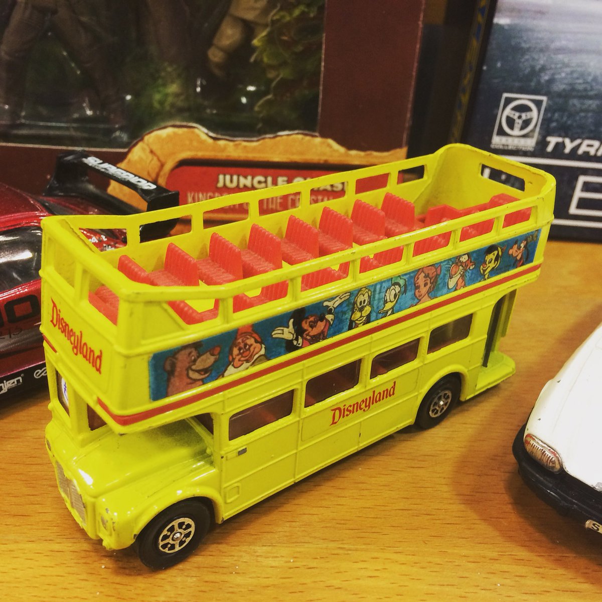 ccwtoys's tweet photo. Corgi Disneyland Bus #toyoftheday #disney #disneyland #bus #opentopbus #corgi #diecastmodels #diecastbus https://t.co/e0DOqJRPiB