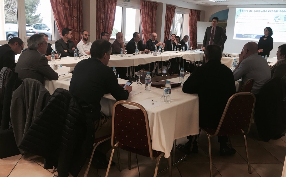 RegisHouel's tweet photo. Réunion des Agents Généraux @AXAFrance de la Circonscription de @FabriceVery à #Marand avec @Guyon37998109. #capcroissance #envie #projetdagence https://t.co/BvdbJy0fJl