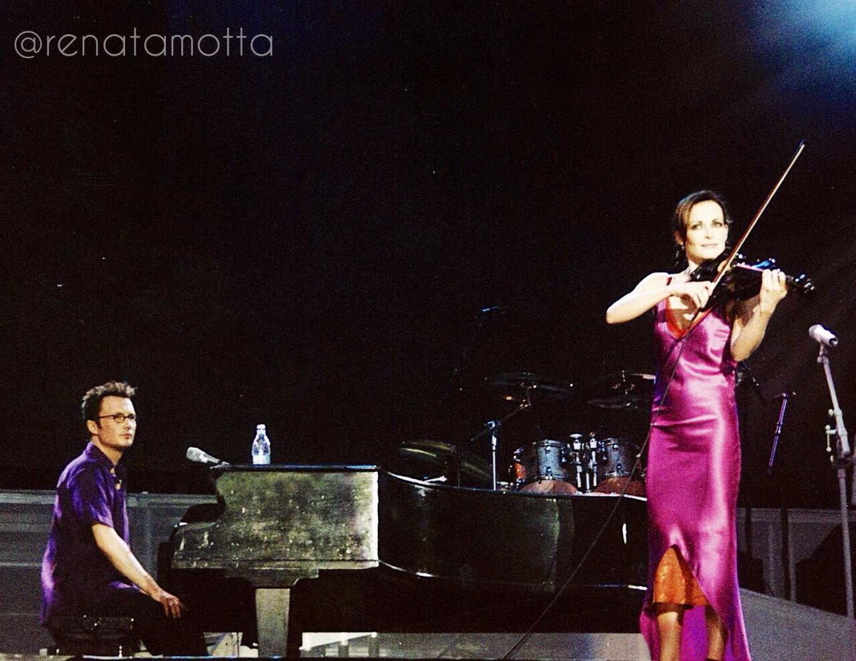 FanatiCorrs's tweet photo. Rare photos of Lansdowne Road from @renatamotta! Good memories 💜 
@Sharon_Corr @Jimcorrsays @CCorr_Official @ACorr_Official @CorrsOfficial https://t.co/sjKrMOixGf