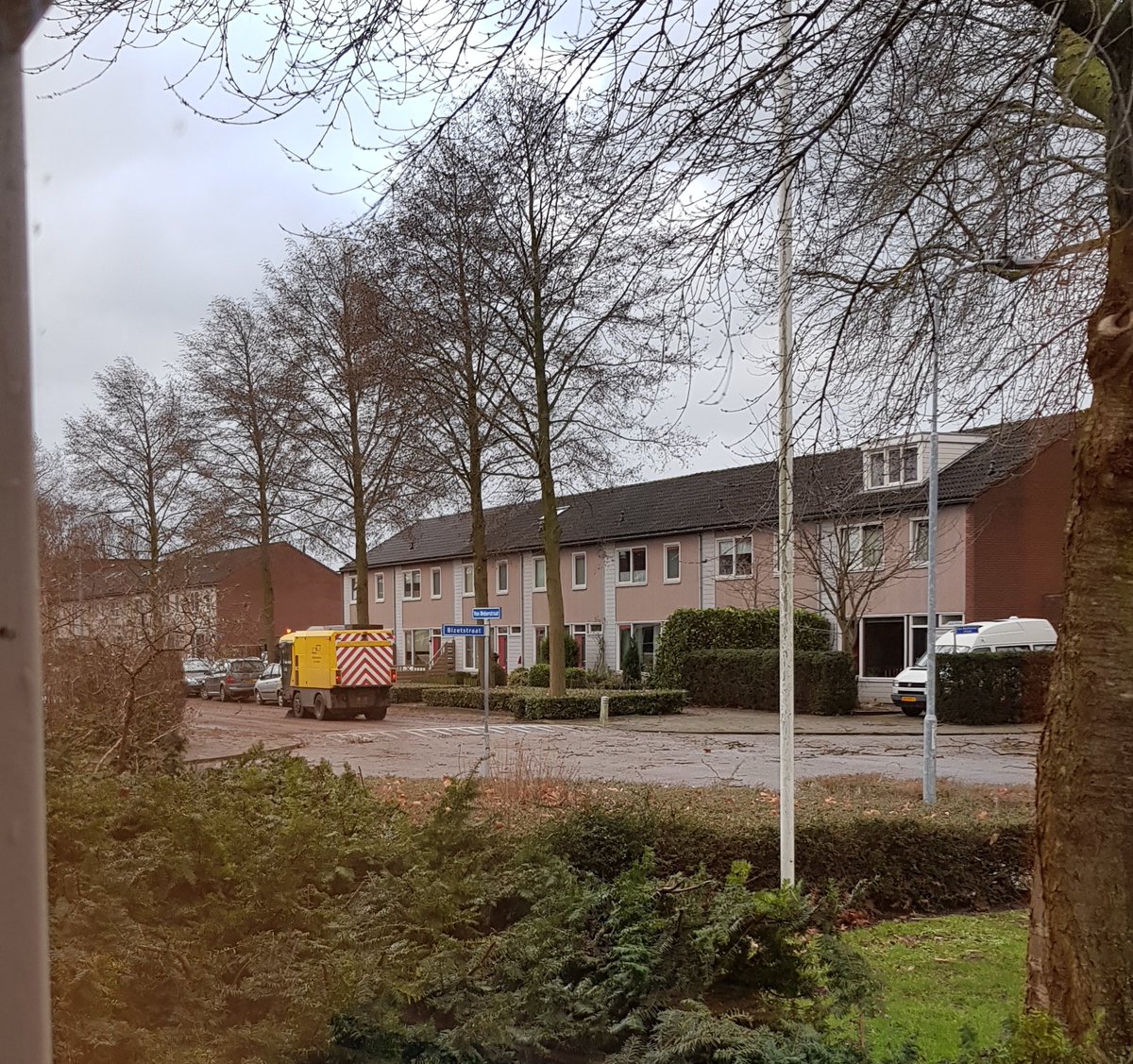 NoUk1974's tweet photo. Omdat het op je rooster staat?! #storm #ROOD #veegmachine https://t.co/zCELA2tOhx