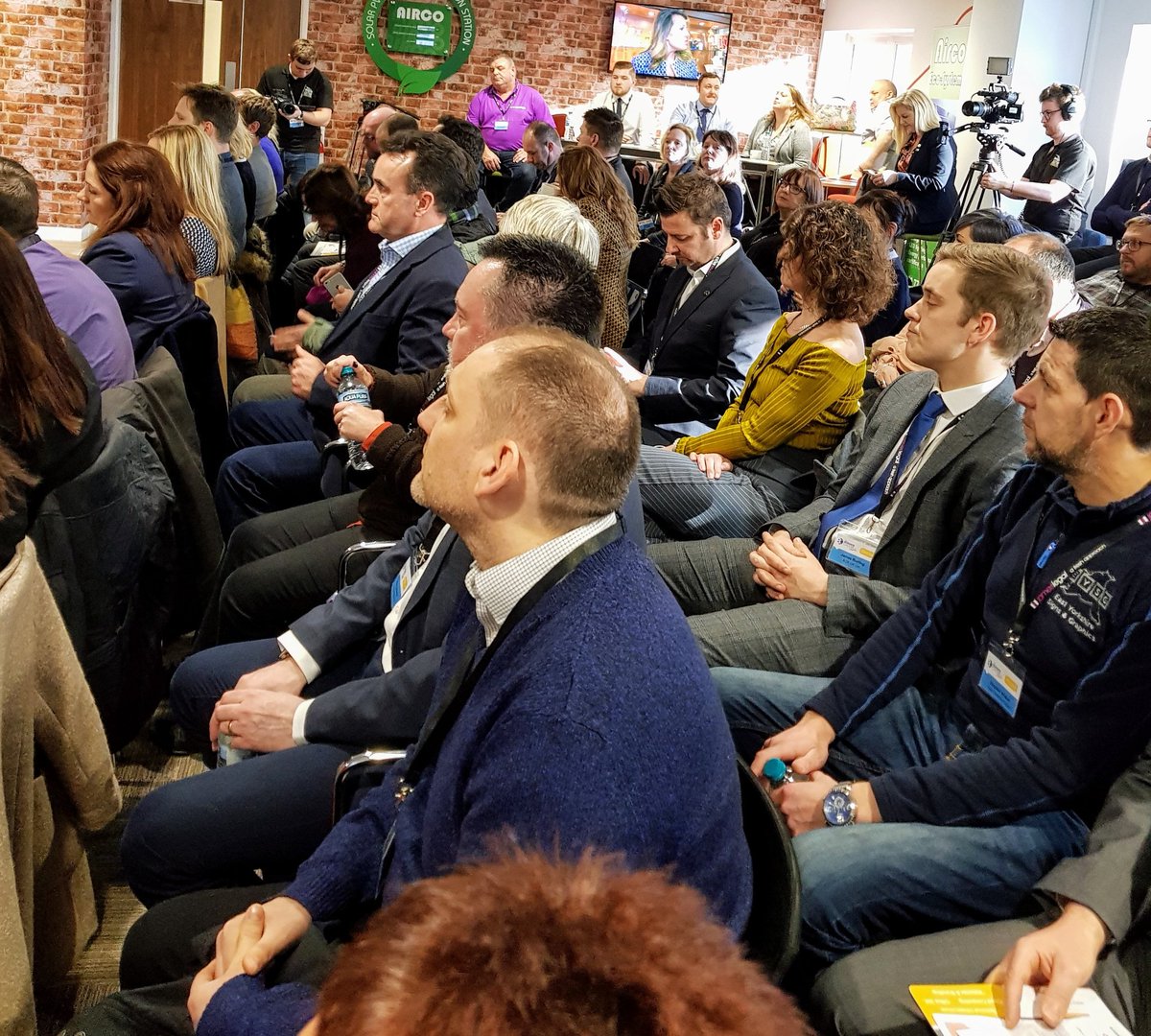 TheBCHEY's tweet photo. A big shout out to @HumberITLtd for sponsoring our #Networking yesterday. To @Airco_info for having us. To @Ast0rProduction for filming. @InsightEY #photography &amp; the biggest to @Martinjohno82 from @Trans2P. Great turn out with over 70 members attending. https://t.co/Ctx0sDesun