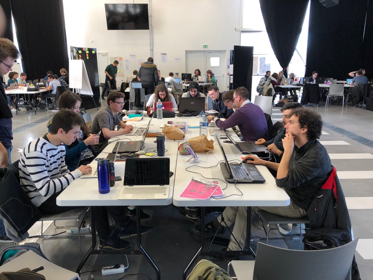stick_nshare's tweet photo. La team @stick_nshare en plein prod pour ce dernier jour (J-1) 😎✌️ @SI2018 @ENSICAEN @Caenlamer https://t.co/rghqbfXKsA