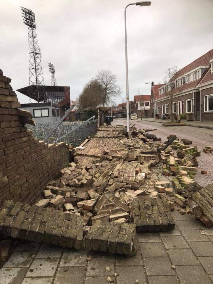 Grote Veiling "The Wall 0ff ..."