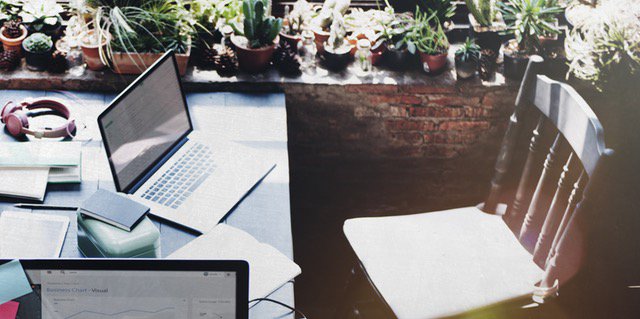 recruit4spouses's tweet photo. Happy #workfromhomeweek to the 4.2 million of us who call our home our office! #digitalnomads #makingworkwork #remoterewards https://t.co/LioQHDtrb2