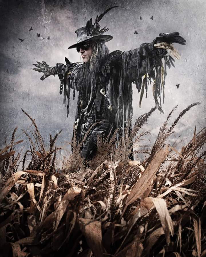 Happy birthday to everyone\s favourite Goth scarecrow Carl McCoy of Fields Of The Nephilim 