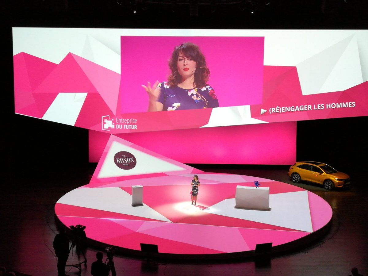C'est partie pour la keynote de la marraine du Congrès #EDFutur : <a href="/manou_boson/">emmanuelle duez</a>