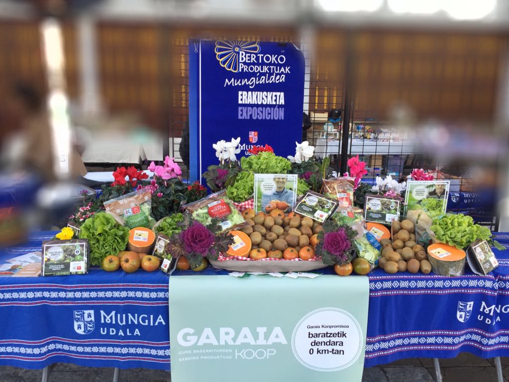 GaraiaKoop's tweet photo. Geur #Sanantontxu -ak ospatuten doguz #Mungia -n, gure erakusketa postua be iminde dau, joan ikusten! #garaiakoop #km0 #bertoko #produktuak #azoka #euskolabel ๐
๐ฅ๐ฅ https://t.co/tlIBOs9rJL