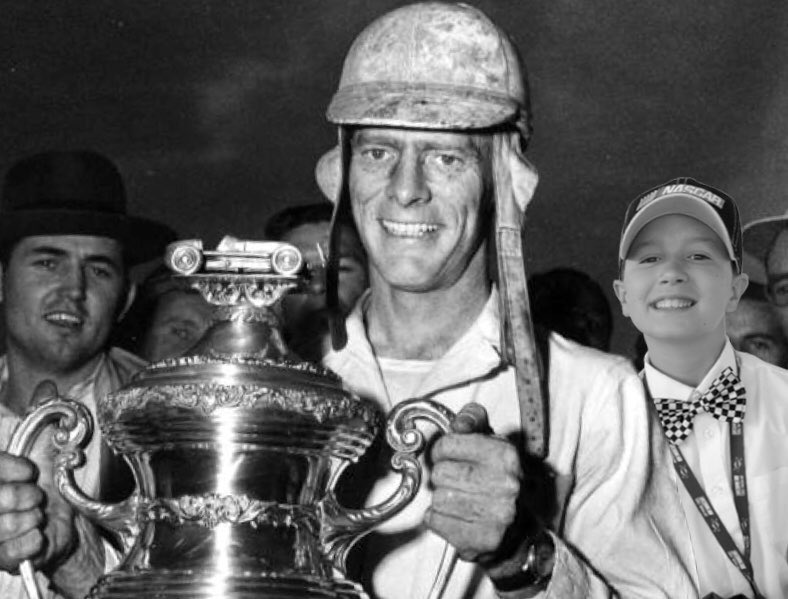 NascarWhizKid's tweet photo. In honor of his @NASCARHall induction tomorrow, #TBT to me and #RedByron in Victory Lane after one his his 🏆. #NASCAR https://t.co/dpAMCGUOy3