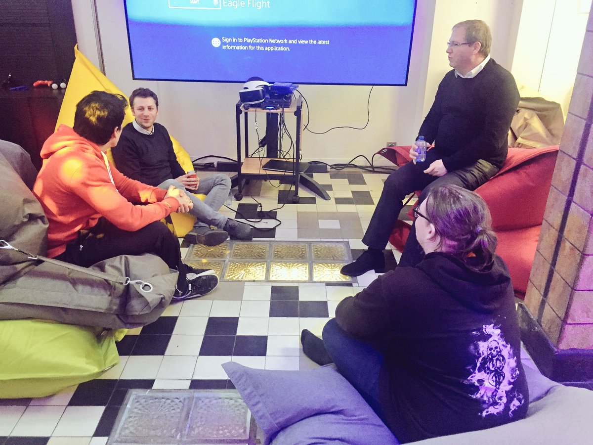 foxyaura's tweet photo. #hackdayz when the jazz is playing...#test #compliance #keepcalmandcode @GSK https://t.co/L0JabnSkWW