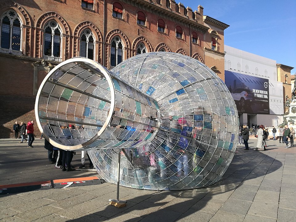 Da oggi a sabato 20 gennaio a #Bologna si svolge #Futura, tre giorni di dibattiti, incontri, racconti di buone pratiche e 200 workshop di formazione gratuita sul Piano #Scuola #Digitale a cura del #MIUR. Anche @UrbanCenterBo è sede dell'evento bit.ly/2rifPJv