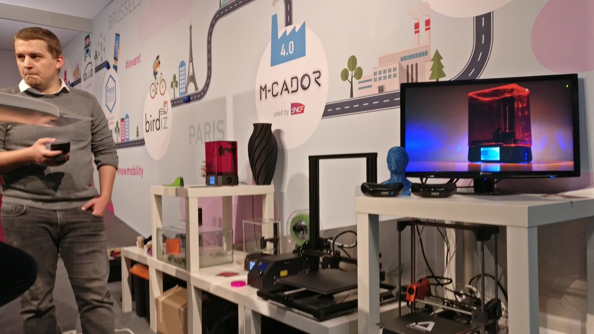 AtherisServices's tweet photo. @AtherisServices coming out at #WeAreMobility presenting #3Dprinting and it's new #DLP #Mocka3D printer! https://t.co/is0dYgJSxl